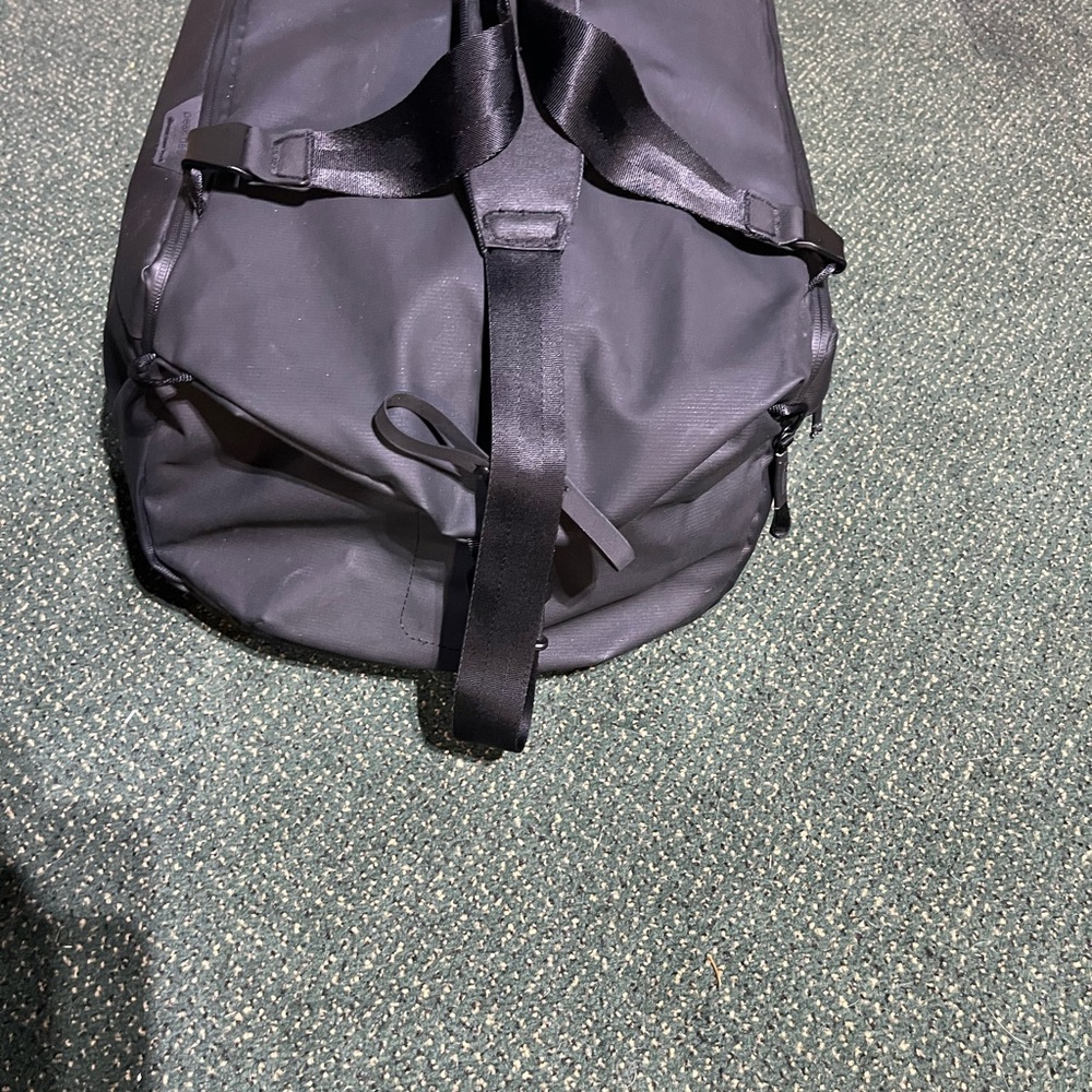 Peak Design Travel Duffel 30L - Picture 2 of 4
